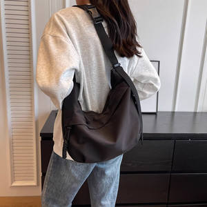 Customized Logo women canvas <strong>shoulder</strong> <strong>bag</strong> solid color <strong>shoulder</strong> <strong>bag</strong> fashionable casual trendy suspender handbag crossbody <strong>bag</strong> - Product Image 4