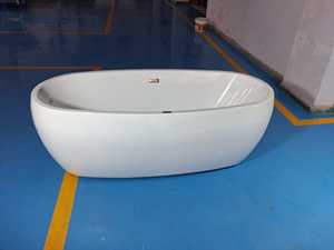 Baignoire autoportante Arleta en acrylique avec massage par jets d'air, drain intégré, écologique, garantie de 2 ans, design contemporain - Product Image 3