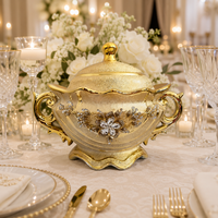 Soupière de luxe européenne ornée de cristaux avec poignées en or sculpté, pièce maîtresse de table de mariage artisanale