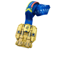 Médaille de finisseur personnalisée pour marathon de Shenzhen, en alliage de zinc plaqué or avec texture en éventail radial et relief de l'horizon de la ville pour événements de course