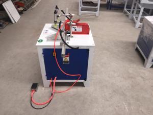 Machine à découper les profilés en aluminium Machine à découper les profilés en aluminium Machine à découper les bords des profilés en aluminium - Product Image 5