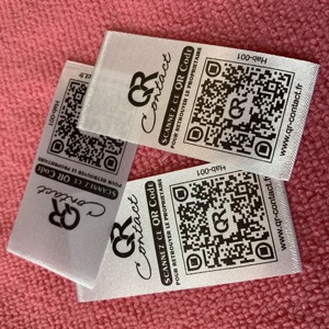 Logotipo personalizado Escaneado Código <span class=keywords><strong>QR</strong></span> Satén Etiqueta de cuidado, Funcionable Único Código <span class=keywords><strong>QR</strong></span> Diseño Camiseta Etiqueta textil - Product Image 2