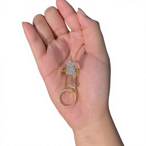 แหวนเพชรทรงเรเดียนท์คัททองคำ 14K งานแฮนด์เมด พร้อมวงแหวนทองคำ 14K เครื่องประดับหมั้นแบบคลาสสิก - Product Image 1