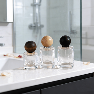 Bouteilles de vin en verre de luxe 30ml 50ml 100ml personnalisables vides rechargeables avec emballage en boîte sérigraphie bouchon pulvérisateur - Product Image 3
