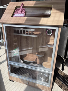 บ้านแมวไม้ทรงบ้านพร้อมไฟ LED คอนโดแมวหลายชั้นพร้อมล้อเลื่อนและพื้นที่ให้อาหาร บ้านแมวไม้แบบกำหนดเองได้ - Product Image 4