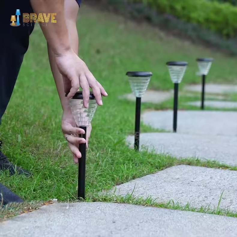 Brave LED Solar Outdoor Led Lawn