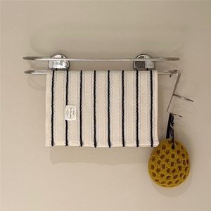 Porte-serviettes moderne à double niveau en acier inoxydable, étanche, pour salle de bain, fixation par ventouse sans perforation - Product Image 4