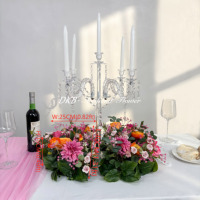 Chemin de table artificiel haut de gamme avec arrangement de roses pour la décoration de table de mariage, fournisseur d'usine en gros