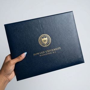 Porte-documents en similicuir bleu certifié avec cadre et coins emboutis argentés pour diplôme universitaire – Vente en gros - Product Image 4