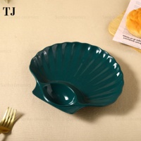 Assiette en céramique de 8.5 pouces en forme de coquille, assiette à dîner de couleur macaron, nouveau Design, assiettes divisées pour Restaurant, vente en gros d'usine