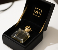 Coffret Cadeau de Luxe Artisanal pour Parfum, en Velours Noir, Bouteille Carrée, Bouchon Couronne Dorée, Laminage Mat, Estampage, Cosmétiques