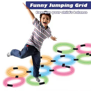 Jeu de Hopscotch LED Lumineux dans l'Obscurité et Ensemble 2-en-1 de Lancer de Sacs de Haricots pour Enfants, Jouet de Jeu Sensoriel Actif pour l'Extérieur et l'Intérieur, Vente en Gros et Stock en Vrac - Product Image 5