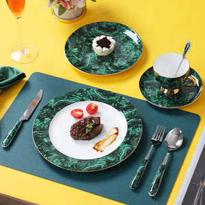 Vaisselle en porcelaine <span class=keywords><strong>de</strong></span> haute qualité <span class=keywords><strong>de</strong></span> couleur émeraude en gros, assiettes à dîner <span class=keywords><strong>de</strong></span> luxe, ensemble <span class=keywords><strong>de</strong></span> vaisselle en céramique pour un usage domestique - Product Image 2