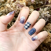 Vente en gros de faux ongles courts carrés en ABS avec dégradé bleu et blanc, 24 pièces