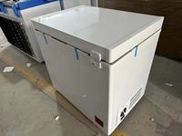 Hybride solaire et réseau 110 mm (sans batterie, électricité du réseau requise) : 10 Vcc~50 Vcc, fonctionnement direct par panneau solaire, 158 litres