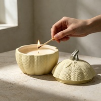 YBH Pot à bougie en céramique vide motif citrouille, récipient à motif torsadé avec couvercle, décoration de Thanksgiving et de Noël, vente en gros, logo personnalisé