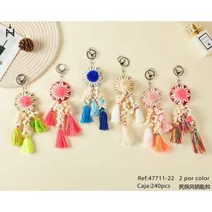 Porte-clés de style ethnique avec breloque à pompon tissé, mousqueton multicolore, 2 par couleur, boîte de 240 pièces - Product Image 1