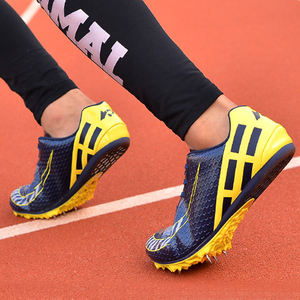 Chaussures de <span class=keywords><strong>football</strong></span> de haute qualité confortables et antidérapantes avec semelles intérieures en caoutchouc éclairées Vente en gros mixte pour l'été le printemps l'hiver - Product Image 1