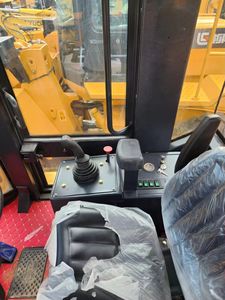 Chine Liugong 835H Chargeur frontal Kawasaki Pompe hydraulique 3 tonnes Charge nominale Weichai Engine Gearbox and Motor Well Maintained - Product Image 3