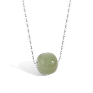 Collier pendentif en jade Hetian perlé en argent sterling 925 plaqué rhodium Dylam pour femmes - Product Image 1