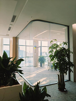 Panneaux de cloisons insonorisées en verre, cloisons de bureau modulaires acoustiques, cloisons de bureau transparentes avec portes, vente en gros