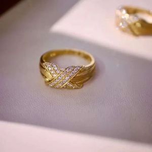 Xinfly 18K Pure Gold Wedding <b>Ring</b> Brushed <b>Cross</b> X Pattern with 0.29CT Natural Diamond Elegant Wedding Stern <b>Ring</b> - Product Image 5