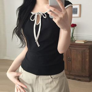 Camiseta de manga corta con cuello en V y cordones, estilo dulce y femenino, con ribete de color en contraste y lunares, sencilla y versátil. - Product Image 3