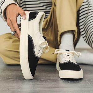 Zapatos cómodos y versátiles para hombre y mujer, ideales para caminar. Zapatos casuales modernos de suela blanda y estilo bajo. - Product Image 1