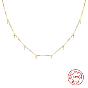 Collar con Colgante Brillante Chapado en Oro de 18K con Múltiples Circonitas Rectangulares Pequeñas de ROXI Trendy - Product Image 3
