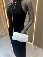 Sac à main pour femme, petit sac à main orné de fleurs en strass, sac de soirée scintillant, sac à bandoulière à chaîne, sac de soirée plissé, sac à paillettes
