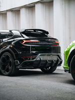 Kit carrosserie en fibre de carbone sèche style UB pour URUS SE : Lame avant, jupes latérales, diffuseur arrière, aileron arrière, capot, aileron de coffre, widebody