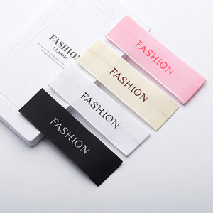 Etiqueta Tejida Personalizada Estándar, Etiqueta <span class=keywords><strong>de</strong></span> Cinta Clásica <span class=keywords><strong>de</strong></span> Moda Artesanal, Material <span class=keywords><strong>de</strong></span> Costura para <span class=keywords><strong>Ropa</strong></span>, Etiqueta Bordada - Product Image 1