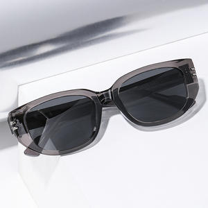 Lunettes de soleil œil de chat pour femmes Ks-3882, monture noire en PC, verres TAC, protection UV400, style tendance - Product Image 2