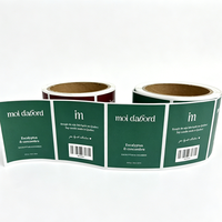 Rouleaux d'étiquettes adhésives en vinyle mat imperméables haut de gamme avec formes personnalisées et couleurs CMYK pour la promotion