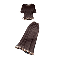 Ensemble deux pièces tricoté pour femme, taille haute, avec haut à manches courtes à sequins et volants, et jupe midi, idéal pour le quotidien