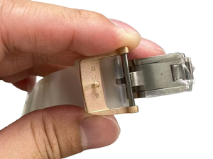 นาฬิกาผู้ชายหรูหราปรับแต่งเองได้พร้อมเคสคริสตัลแซฟไฟร์ตัวเรือน RM055ทอง18K หัวเข็มขัดมงกุฎสแตนเลสพร้อมแถบยาง - Product Image 2