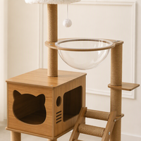 Grand arbre à chat en bois à plusieurs niveaux avec maisonnette pour chat, capsule spatiale et poteaux à gratter en sisal