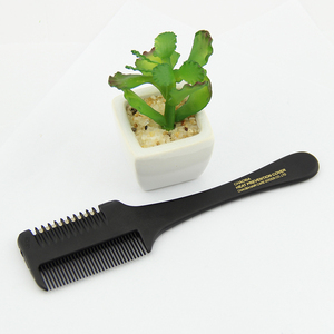 Peigne de coupe de cheveux à poignée noire avec lames de rasoir coupe amincissante Double face <span class=keywords><strong>peignes</strong></span> de rasoir Salon bricolage outils de coiffure - Product Image 5