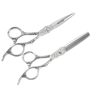 <span class=keywords><strong>Forbici</strong></span> <span class=keywords><strong>professionali</strong></span> <span class=keywords><strong>per</strong></span> la bellezza dei capelli Logo personalizzato disponibile <span class=keywords><strong>per</strong></span> parrucchiere <span class=keywords><strong>forbici</strong></span> da parrucchiere da 6 pollici in acciaio inossidabile <span class=keywords><strong>forbici</strong></span> <span class=keywords><strong>per</strong></span> capelli - Product Image 1