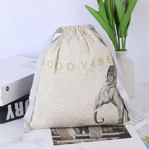 Pochette cadeau en tissu sergé de coton robuste, personnalisable, avec cordon de serrage, anti-poussière, pour voyage, brodée, avec ruban en toile. - Product Image 1