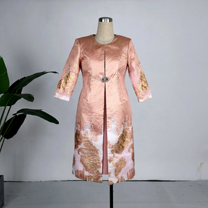 Nouvelle Collection 2024 : Robes de Cérémonie Longueur Genou pour Femmes, Grande Taille, Motif Feuilles, 100% Polyester, Personnalisables pour Événements Religieux - Product Image 1