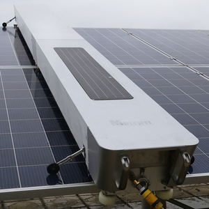 Robot de Limpieza de Paneles Solares MULTIFIT MR-G1-1650, Limpieza Totalmente Automática para Paneles Solares Fotovoltaicos, Máquina de Limpieza en Seco y con Agua, Limpiador de Paneles Fotovoltaicos - Product Image 1