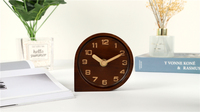 Horloge en bois de pin massif de style créatif et design moderne pour la décoration de bureau à domicile