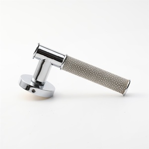 Maxery Modern Shagreen manija de puerta de cuero brillante cromado palanca de latón manija de puerta tirador de puerta de lujo Hardware Villa Hotel - Product Image 2
