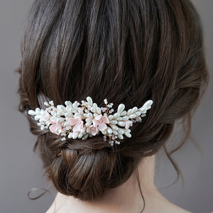 Ensemble de <span class=keywords><strong>coiffure</strong></span> de <span class=keywords><strong>mariée</strong></span> en fleurs d'argile rose blush et perles, accessoires de mariage floraux, peigne et épingles - Product Image 5