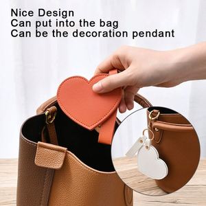 Regalos de Recuerdo Fáciles de Llevar, Espejo de Maquillaje HD con Forma de Corazón de Cuero PU, Ideal para Fiestas, Estudiantes, Belleza, Damas, Mujeres, Niñas - Product Image 4