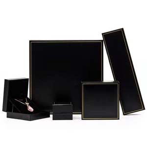 Boîte à bijoux en plastique au design classique, avec emballage écologique en papier et cuir, vente en gros - Product Image 1