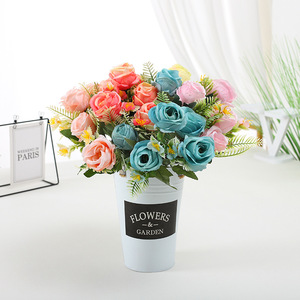 ดอกกุหลาบประดิษฐ์ลิชาว 6 หัว สีแดง สำหรับตกแต่งงานแต่งงานและบ้าน - Product Image 2
