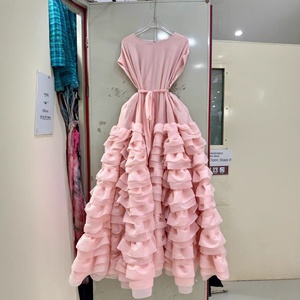 <span class=keywords><strong>Robe</strong></span> <span class=keywords><strong>longue</strong></span> décontractée sans manches plissée unie avec volants en cascade et ceinture pour femme – Vente en gros usine - Product Image 5