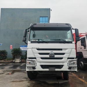 Camión de Succión de Aguas Residuales HOWO Diésel 8x4, Camión Cisterna de Vacío para Fosas Sépticas y Residuos Fecales de 25 CBM en Venta - Product Image 5